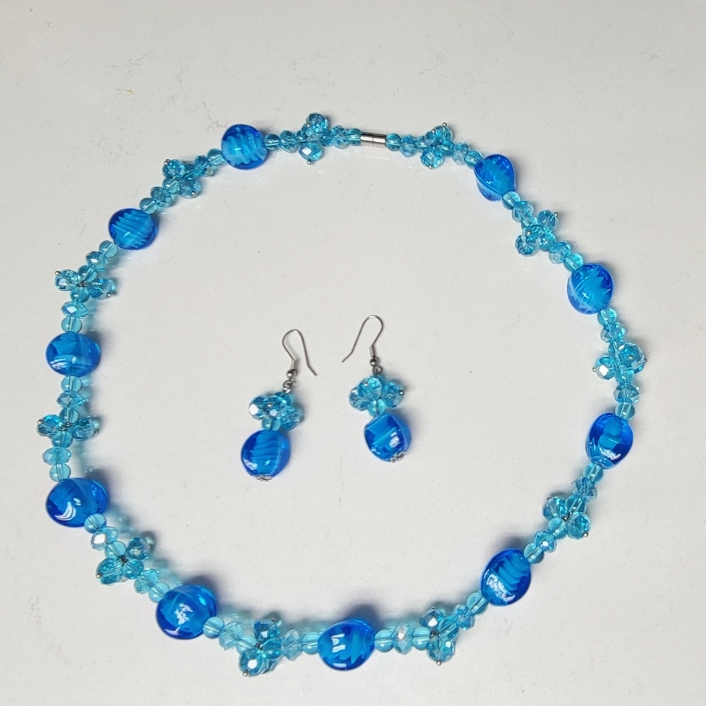 Beautiful Beaded Necklace with Matching WIRE HOOK Earrings